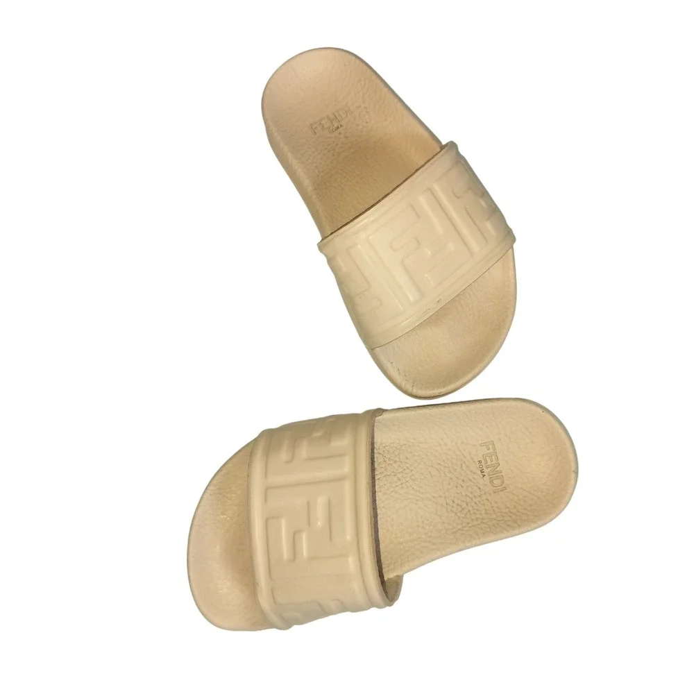 Fendi‎ Roma FF Zucca Logo Slide Sandals Beige Rubber Made in Italy EU 27/28